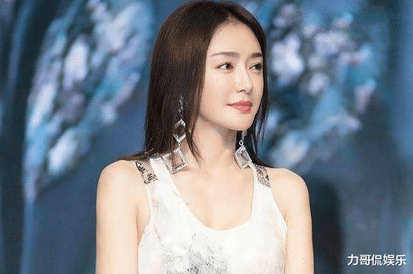黄晓明|她被黄晓明“白睡”4年，分手还赔了1千多万，现41岁风韵十足