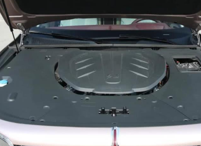 【红旗】亚洲龙买早了！红旗H9实车到店，3.0T V6缸+后驱，比A4L还香