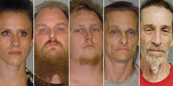 「陈玉钰」美国黑人牧师被5名白人围攻，报警后反被捕，当地警长道歉