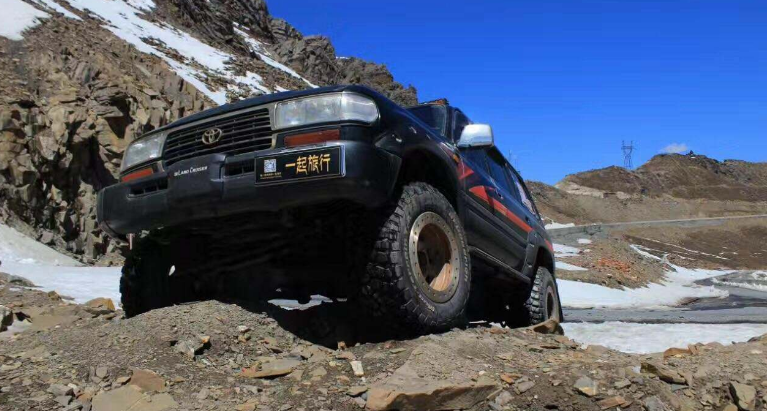 川藏公路|川藏线被遗弃的豪车为啥没人敢捡？当地人：捡过一次，后悔到现在