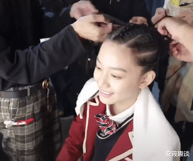 迪丽热巴▲她会“返老还童”术？明明26岁却有一张16岁的脸，热巴都比不过