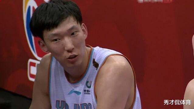 林书豪■北京国手统领末节，林书豪彻底休息，悍将秀战斧劈扣，周琦17+14