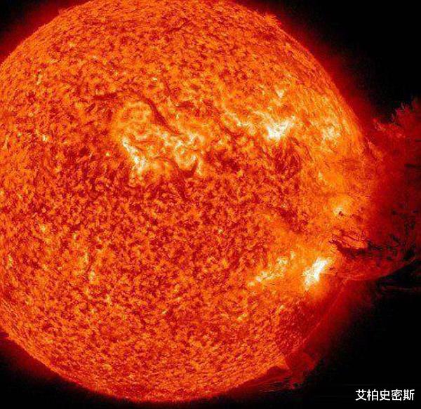 『恒星』太阳发生氦闪时，真的能气化地球吗？