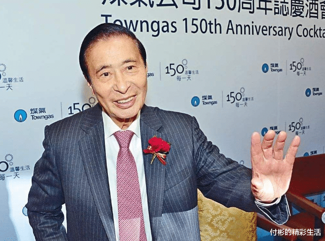 【香港】香港首富给弟弟200亿，弟弟27年未动一分，原因难以理解