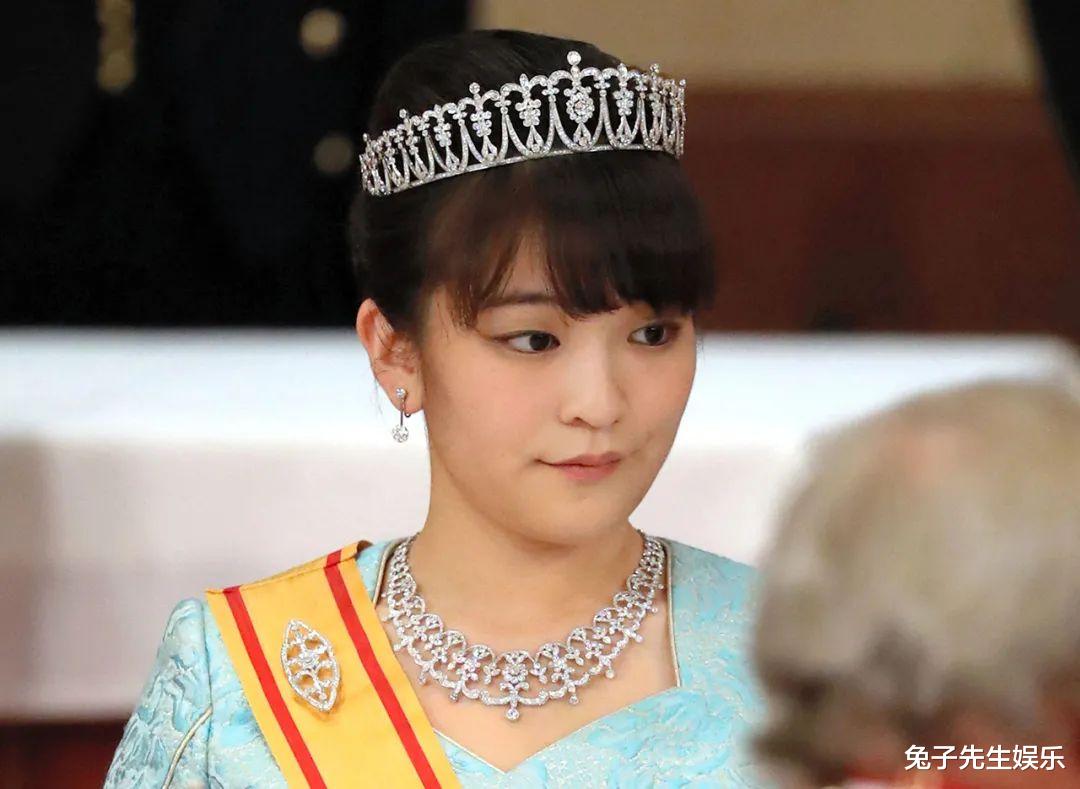 短发|29岁日本公主品味太怪，爱上五五分身材男友，戴情侣戒告白男方?