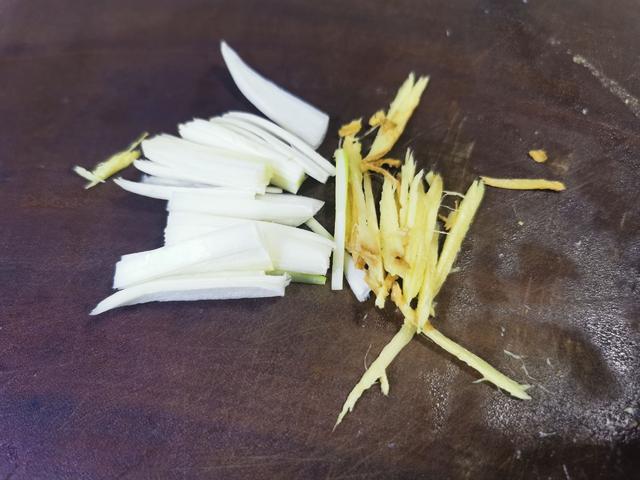 「西兰花」关晓彤晒出减肥食谱，全是妈妈亲自搭配，难怪个高还那么瘦，服气