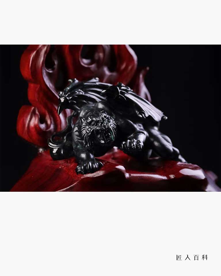 翡翠■玉雕设计师黄建栖和他的兄弟翡翠厂