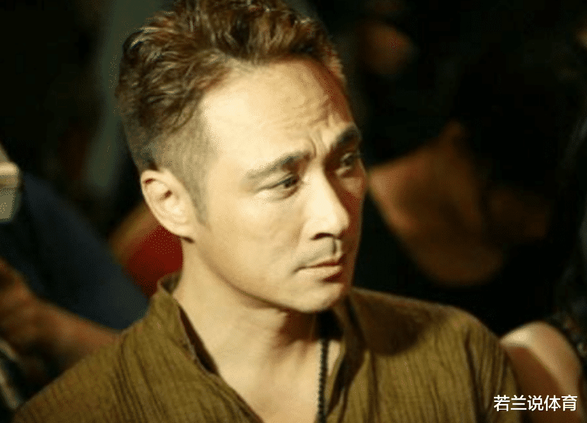 『吴镇宇』和影帝一见钟情，婚后19年从不做家务，年近50岁仍似少女