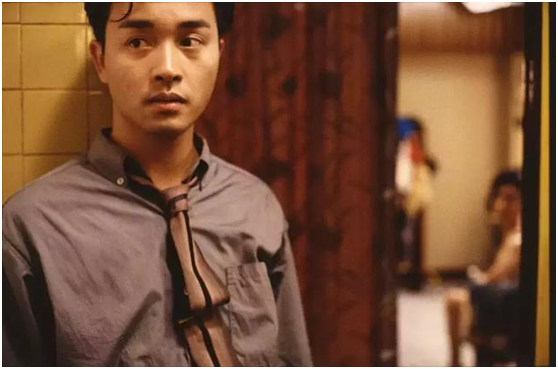 尖尾雨燕|从不落地的“无脚鸟”,睡觉都能在天上,它真的一辈子都不落地吗?