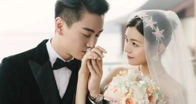 陈晓|曾经的当红小生陈晓，为何突然没消息了？毁掉他的就是妻子陈妍希