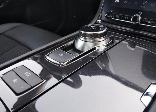 福特金牛座|25万怎么选?福特金牛座或者别克君越?车主说了心里话