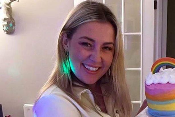 ▲英国护士的值班日记：我们必须不停工作12小时，防护服就像垃圾袋