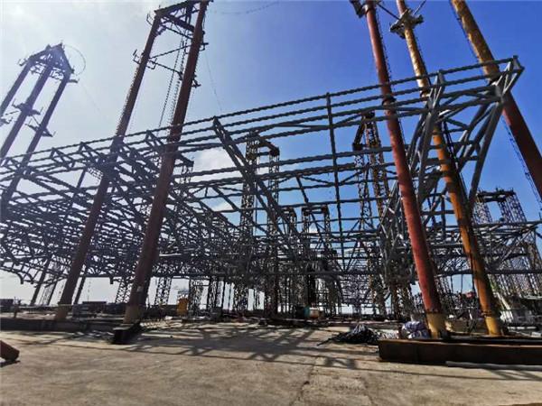 郑州|郑州南站“封顶盖帽”，将与郑州站、郑州东站形成“金三角”枢纽