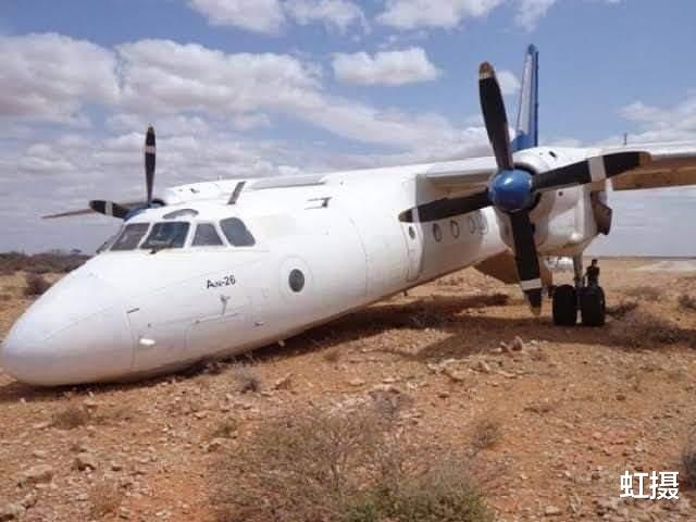 火箭弹@现场太惨烈!飞机运送防疫物资,却被火箭弹击落,6人葬身火海