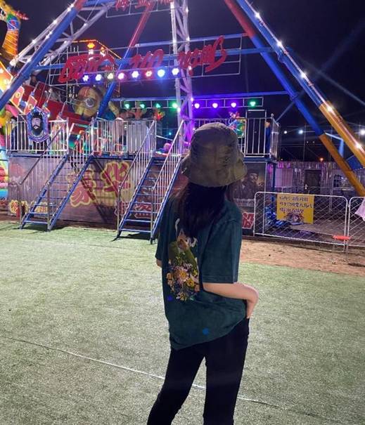 游乐园|赵今麦高考“全国第一”,跑去游乐园庆祝;摘掉口罩被惊艳到了