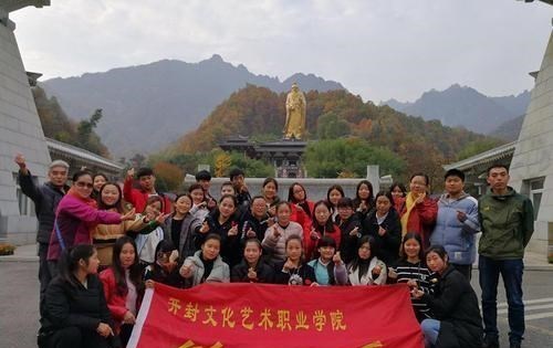 |大学“前景堪忧”的3大专业，看似很热门实则严重过剩，建议别报