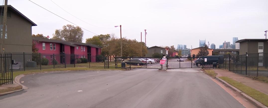 睹图|单身母亲在家中死亡，4个智障子女与尸体共同生活了2年