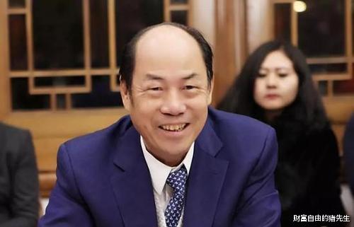 中国地产新巨头诞生：日入20亿超万达近10倍，还是最漂亮的女首富