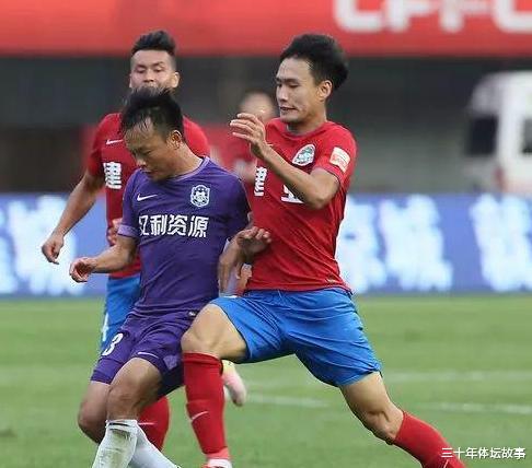 周通|身高太矮被国安放弃，2万转会大连泰达坐板凳，如今在卓尔高光