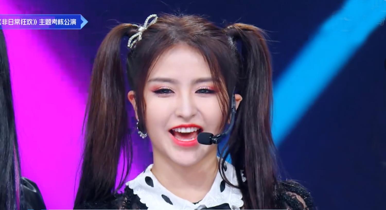 「刘雨昕」青春有你2：刘雨昕强势拿第一，3个宝藏女孩发光，河妹处境让人疼