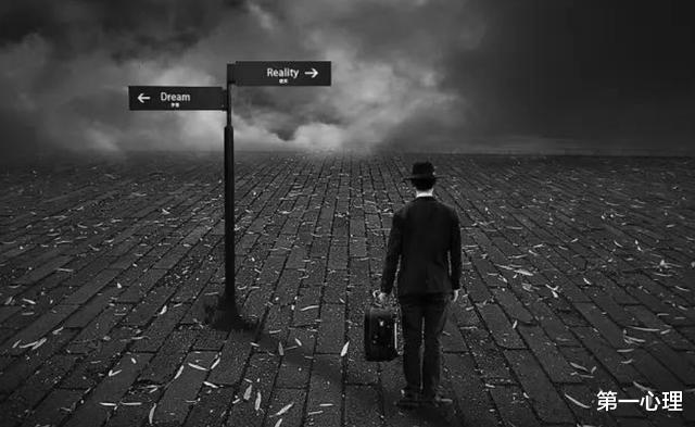 第一心理|杭州小伙单车逆行被抓后崩溃大哭：摧毁一个成年人，只需要一瞬间