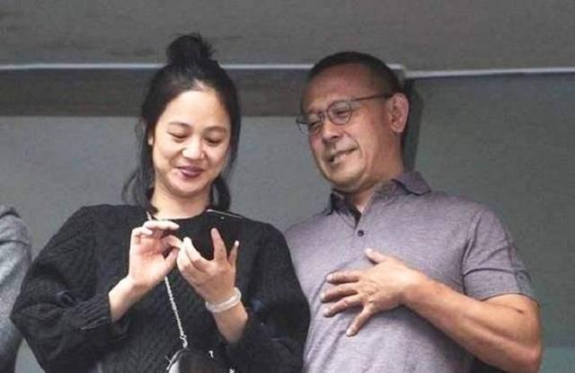 姜文|她与姜文拍戏时\假戏真做\，戏还没有拍完，就怀上姜文的孩子了