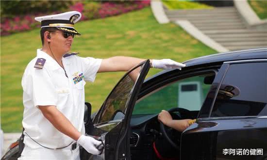 @新调来个主管，领导把我从主管降到领班，我辞职后，听到原因愣了