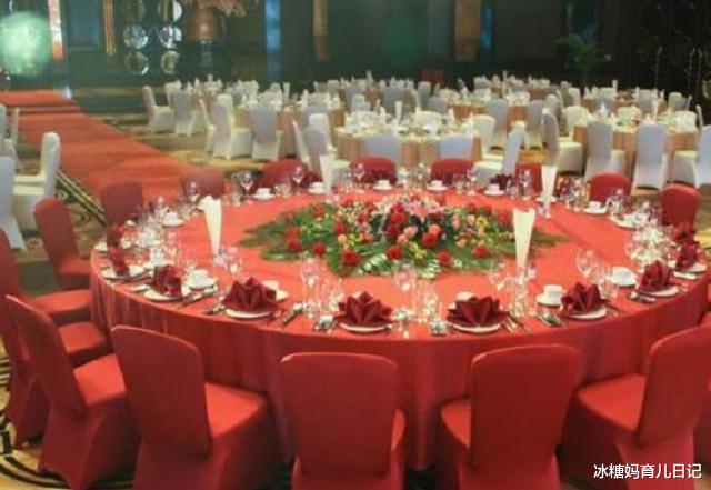 庆贺|412分考上三本摆30桌庆祝,亲朋吐槽太丢人,家长回怼太有趣