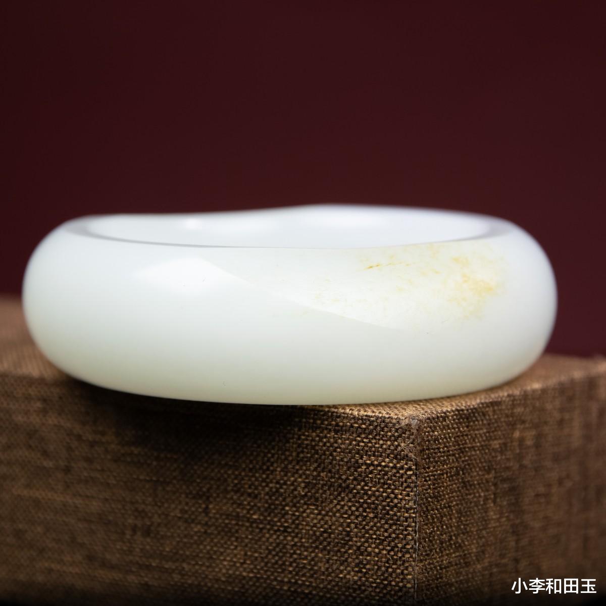 |和田玉手串不值钱？全是废料做的？看看行家怎么说