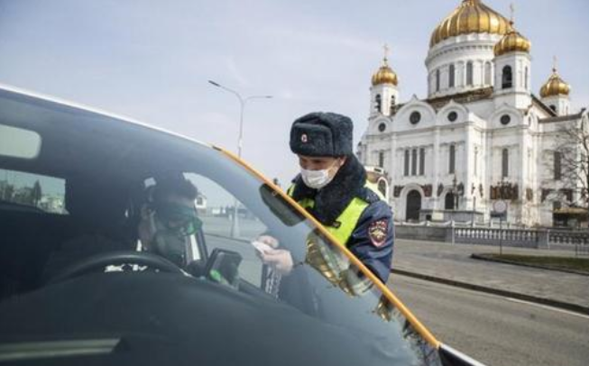 俄罗斯▲好事将近！不料疫情急剧升温，普京不得不“让步”，中国表态亮了