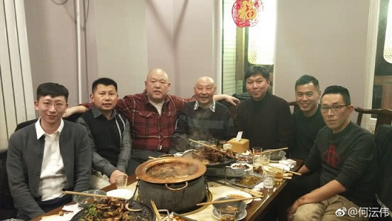 『』何云伟暗讽郭德刚是京剧“门外汉”，郭德纲晒票房：有个词叫售馨！