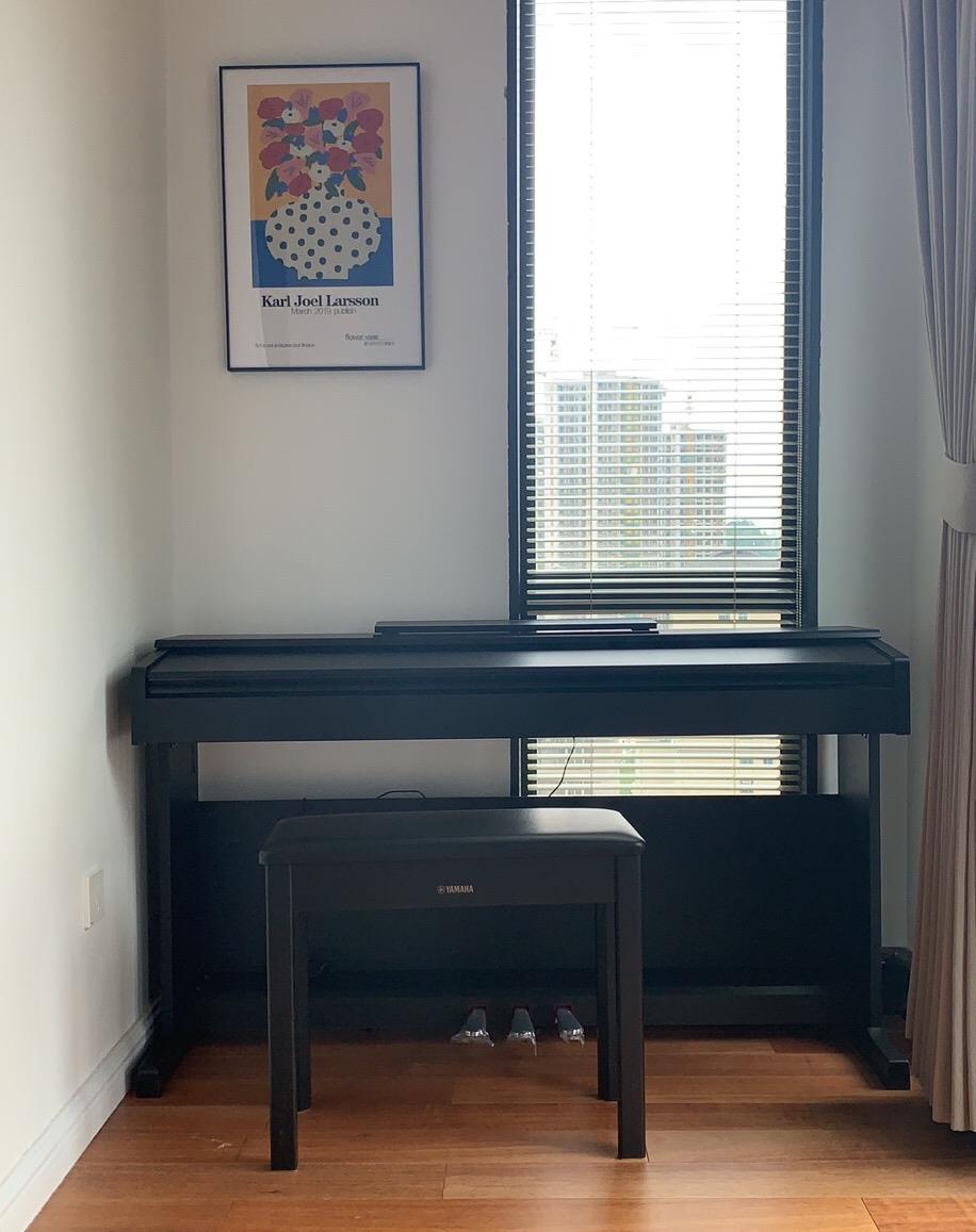 【】她家辛苦一年才完工，效果还不错，二次改造电视墙后实用又大气！