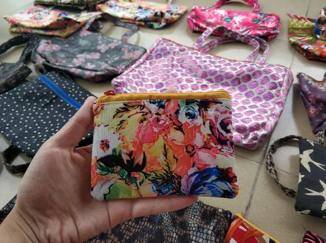 ＂原＂厚街发布|巧手阿姨将废弃“边角料”制成环保袋，被赞“不输市面卖的”！