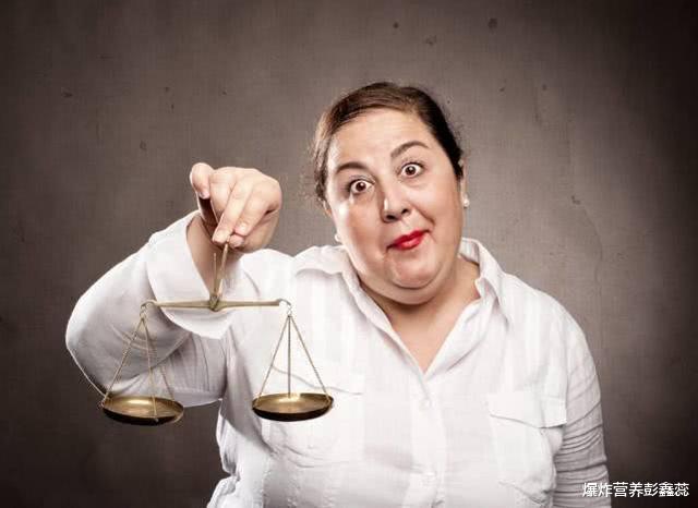 「」每天都坚持拍打腹部，几个好处自然来，想要瘦肚子瘦腰不妨看看