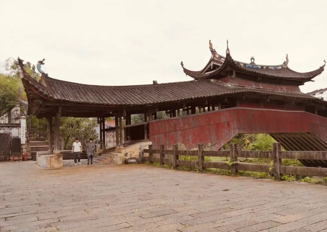 吴京|吴京夫妇在温州一菜场买菜