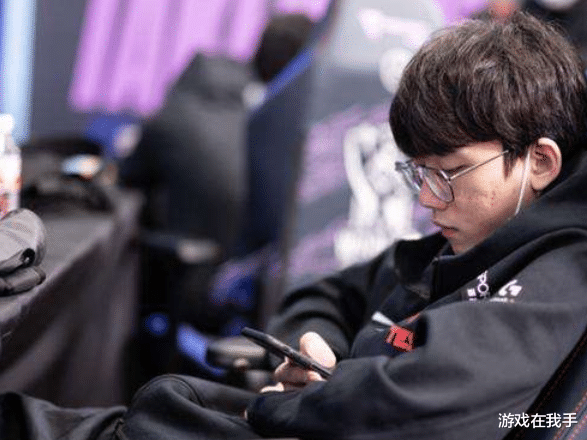 艾克|卡萨都赌命了左手还留技能，可以完美翻盘却错过了？