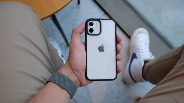 iphone12|买128G苹果12还是选256G的12mini？线下店老板建议说心坎了