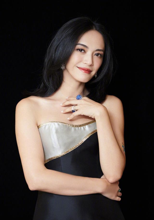 口红@被公认的丑唇形，中一个就很影响气质，还好我没有，你中了吗