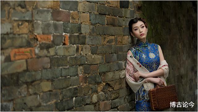 #春晚#曾经被喻为风尘服装受尽嘲讽，如今登春晚却被众人追捧，脸疼吗？