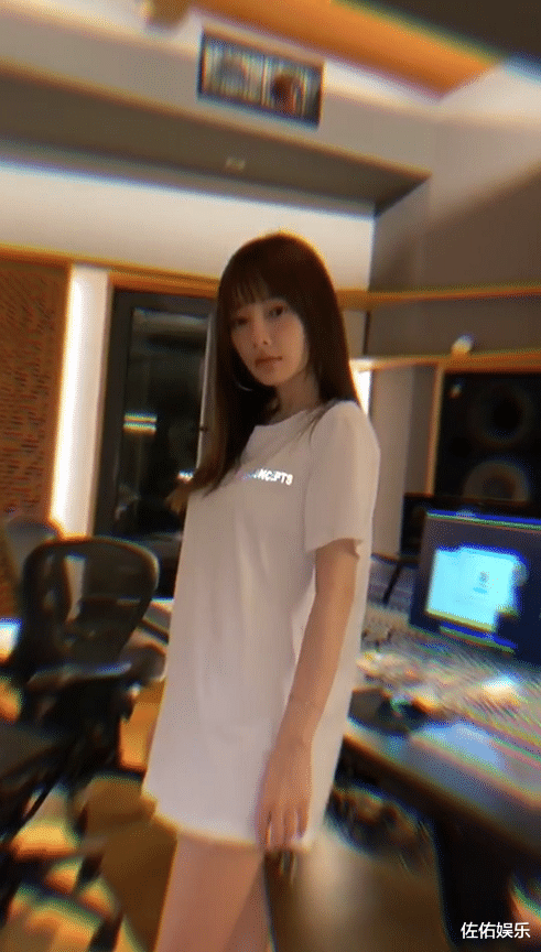 李小璐|李小璐发布新歌《小路》，歌词暗藏深意，疑隔空示爱贾乃亮