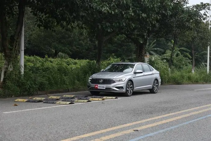 轮胎|性能、油耗、舒适性全面对比,全国销量Top 5轿车谁最强?