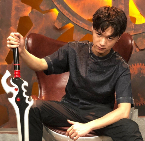 虎牙|剑仙正式入驻虎牙，房间号比肩张大仙，粉丝为孤影鸣不平！