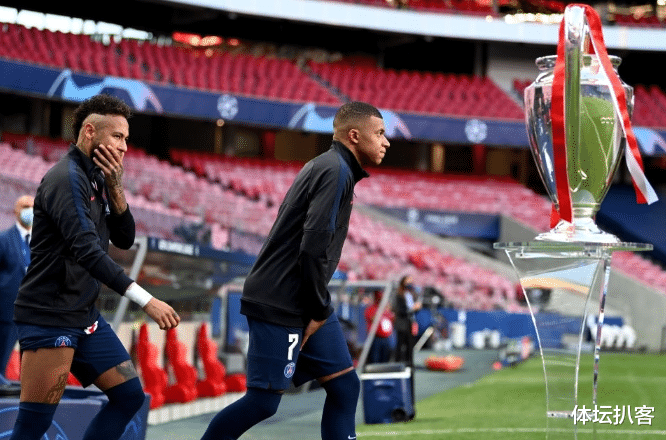 欧冠|大巴黎丢冠夜揪出最大罪人！1.8亿巨星迷失全场，超级单刀踢不进