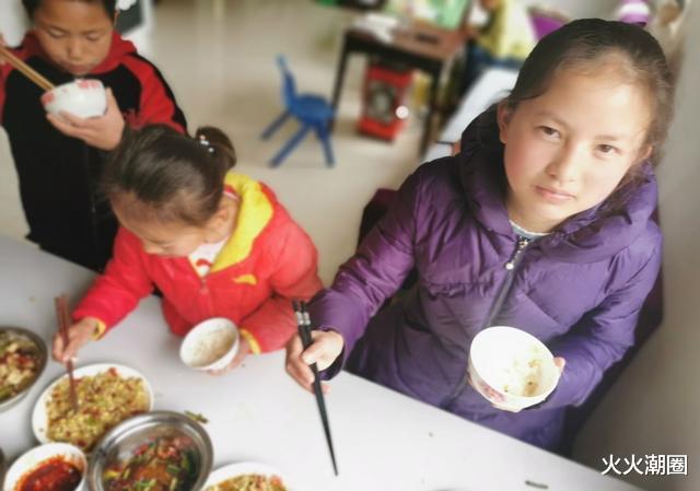 教师|“拯救”大方县教师：被欠工资四亿余，上访被约谈十多次
