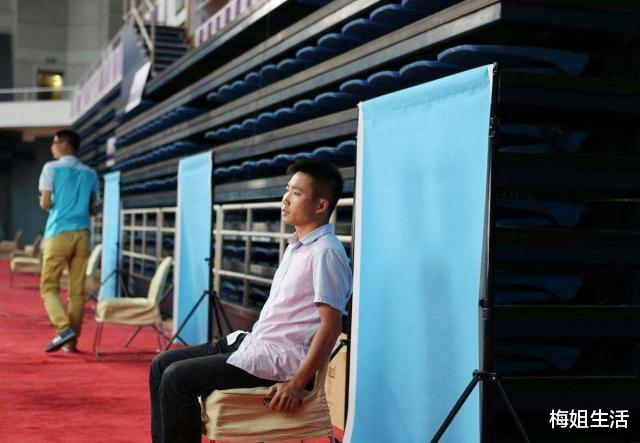 【清华大学】为了考上清华大学，先后10次参加高考，36岁的他现在怎么样了？