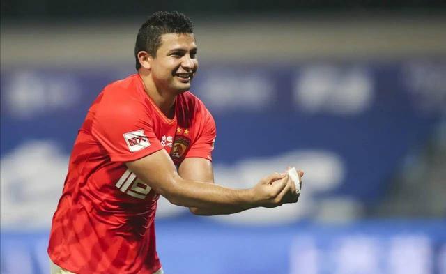 里卡多·高拉特|高拉特归化受挫！李铁莫慌，我举荐两人，实力有过之而无不及！