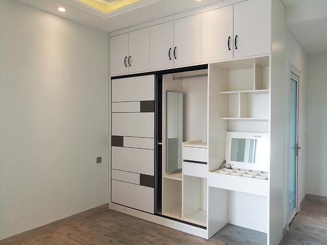 『』硬装终于结束了，我觉得电视墙和地砖上档次，邻居说柜子特别漂亮