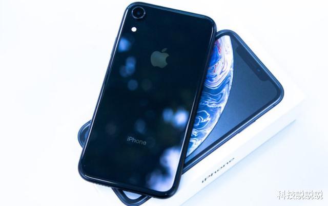 「苹果」从6499降到3999，从高端市场跌到中端市场，网友：终于等到了！