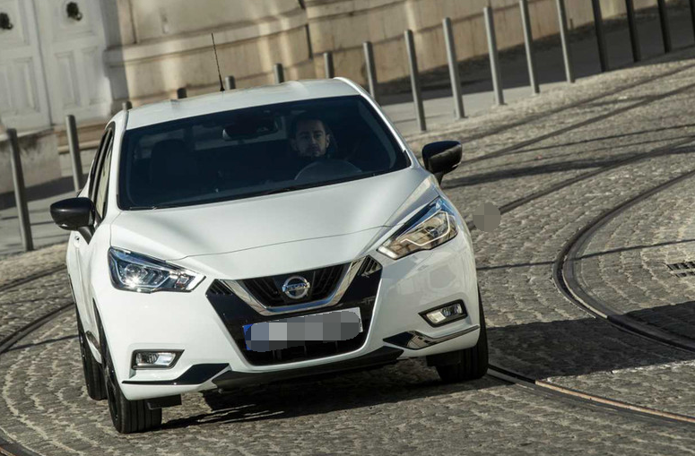 动力|还骑啥摩托车？比飞度还漂亮，油耗3.8L或4.5W，纯进口比奥拓良心