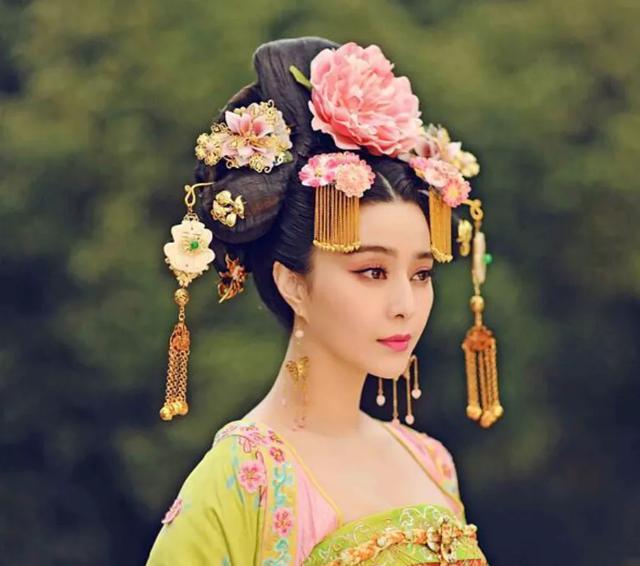 『范冰冰』范冰冰又出事了:明星不是神,该骂还得骂!